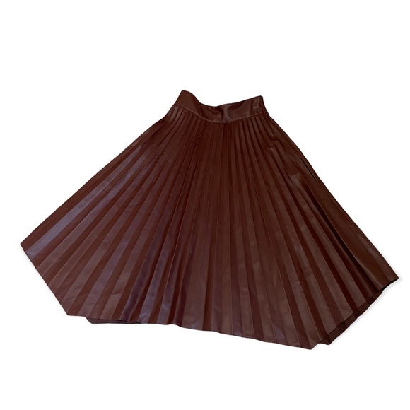 Zara XS brown faux leather pleated skirt high waisted Asymmetric hem Zipper - Picture 3 of 11